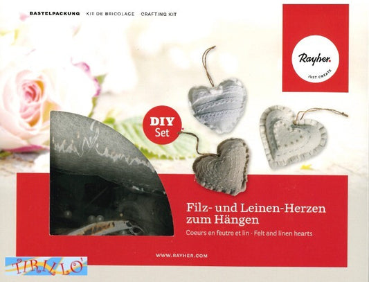 IDEE CREATIVE CUCITO NATALE - Kit cuoricini da appendere in feltro