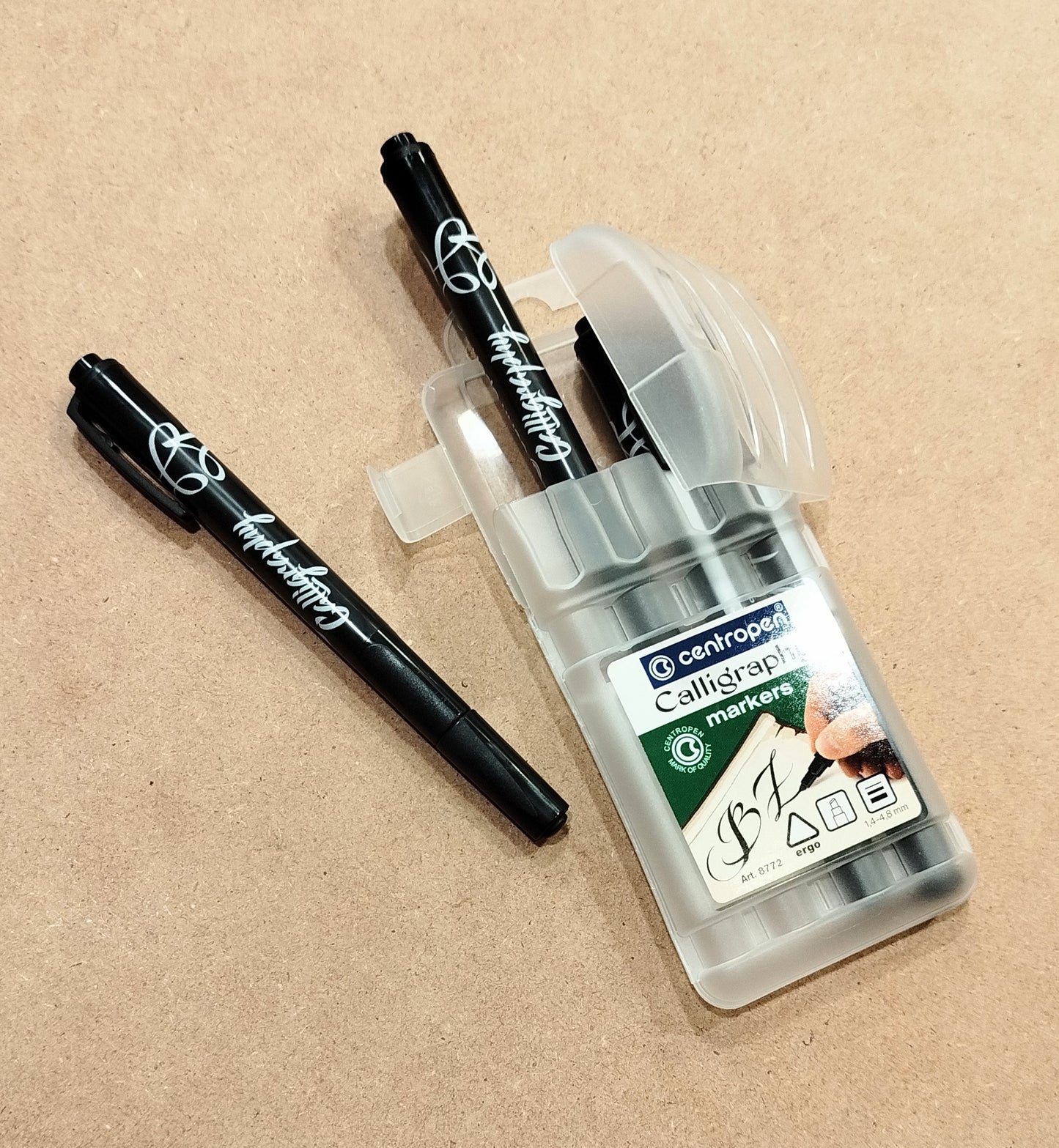 Set 4 pennarelli marker per calligrafia - Nero